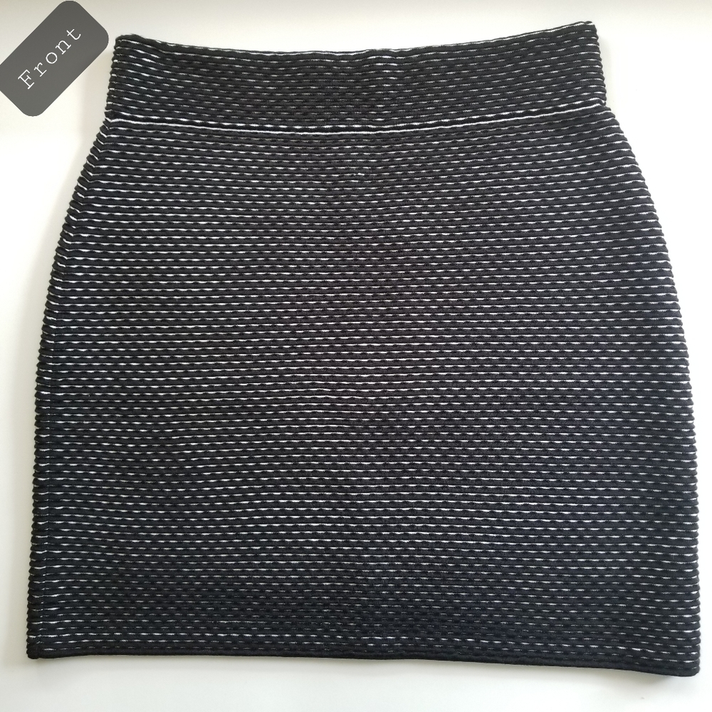 Theory Nilmee Textured Skirt